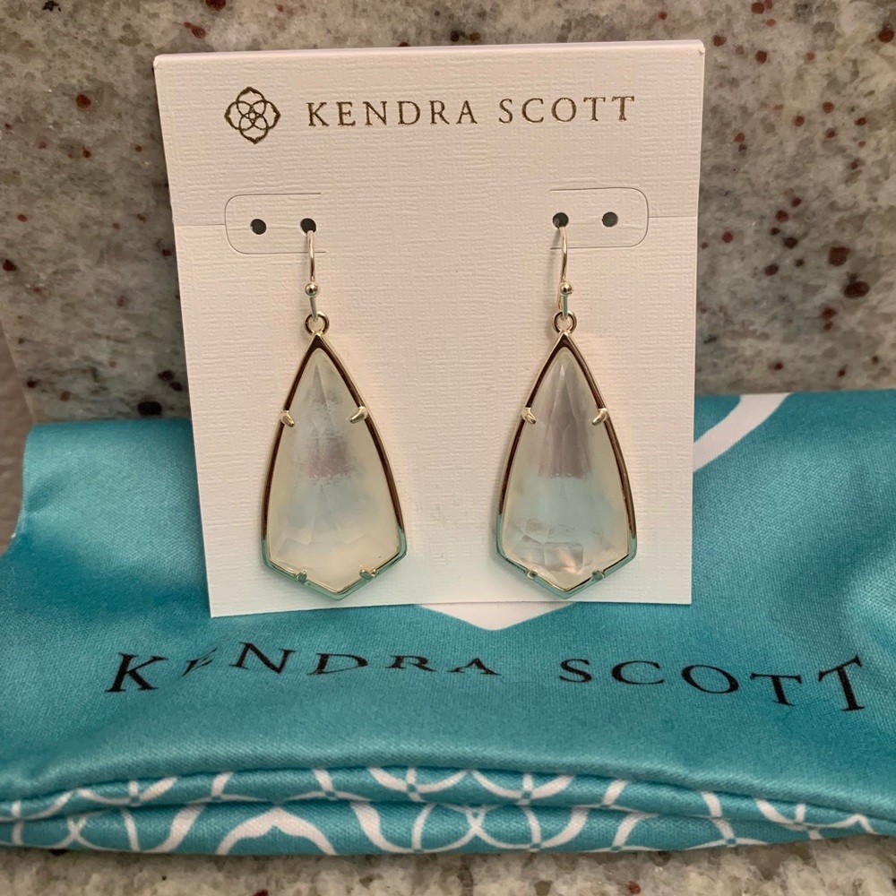 NWT Kendra Scott Carla earrings